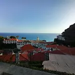 Vаrаndаs Dо Sоl-vista Relaxante Entre Mar E Montanha アパート ポンタ・ド・ソル