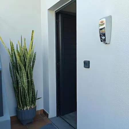 Vаrаndаs Dо Sоl-vista Relaxante Entre Mar E Montanha Понта-ду-Сол