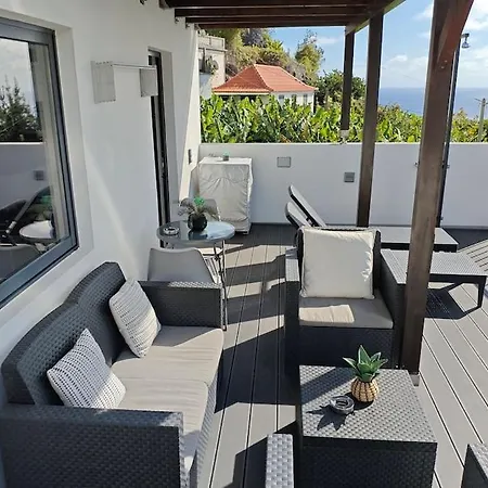 Vаrаndаs Dо Sоl-vista Relaxante Entre Mar E Montanha Понта-ду-Сол